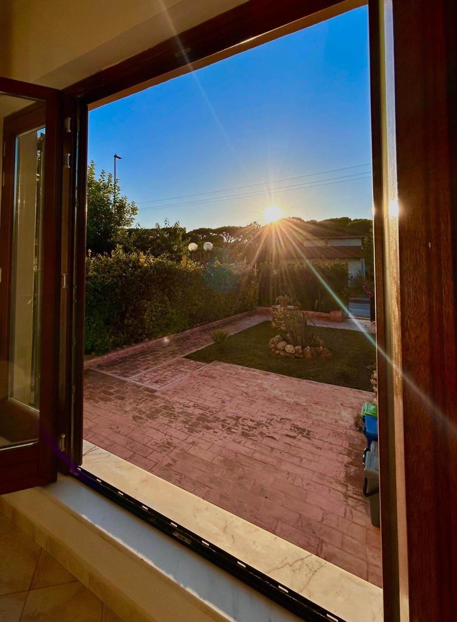 Sunny Apartment Marina di Massa Esterno foto